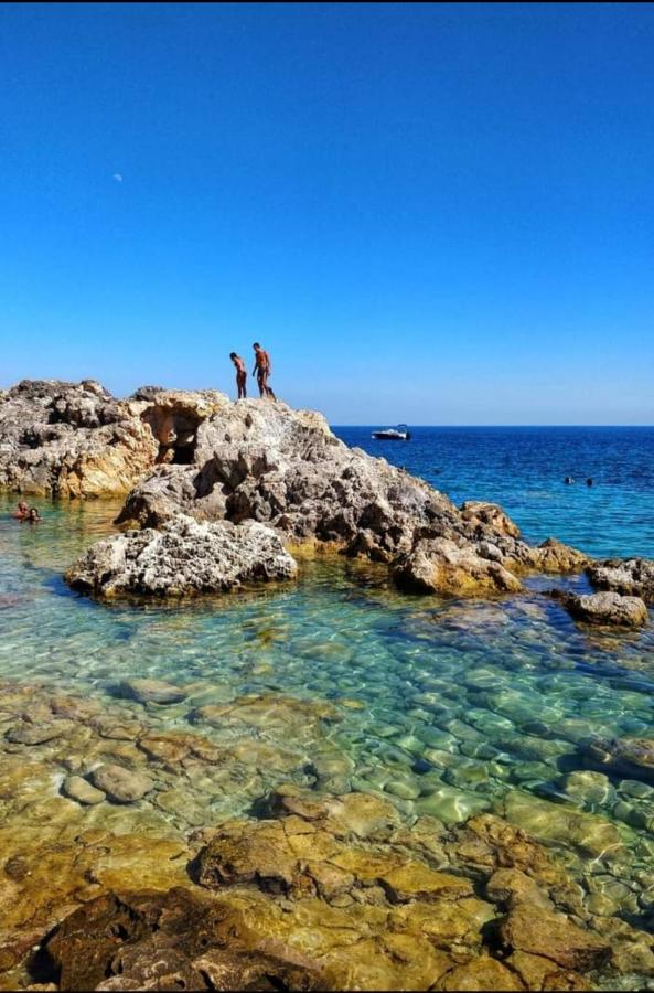 Villa Per Vacanze Isola Fanusa Ngoại thất bức ảnh